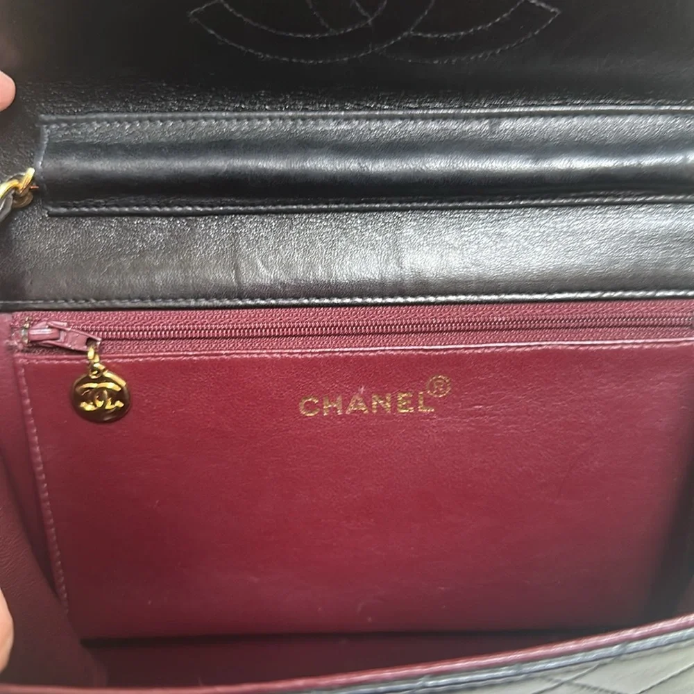 Chanel Black Lambskin Medium Single Flap Quilted Leather Bag Gold Hardware - Picture 12 of 15